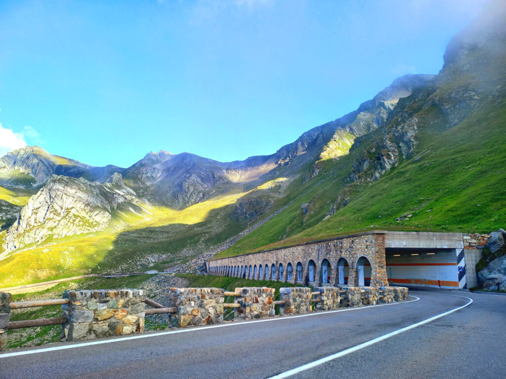 zjazd do Talianska z Col du Gd-St-Bernard